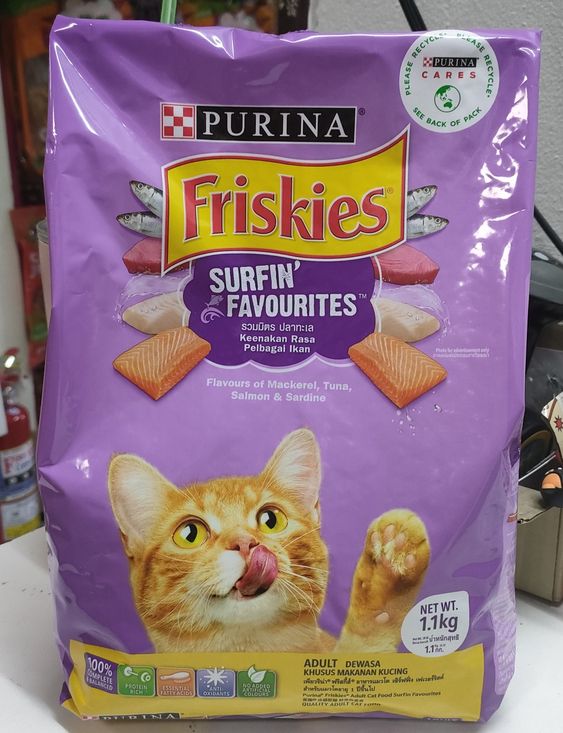 Friskies 400g (ม่วง) Surfin รวมมิตรปลาทะเล รสปลาทูน่าและซาร์ดีน